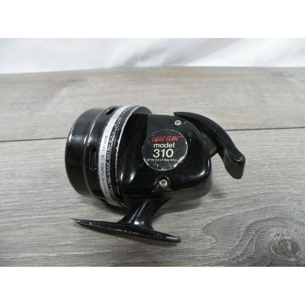 Vintage Eagle Claw 310 Spincast Fishing Reel Black 2.7:1 Gear Ratio Taiwan